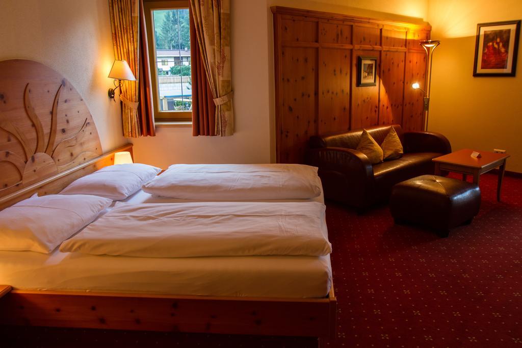 Familien Hotel Mozart Ried im Oberinntal Δωμάτιο φωτογραφία