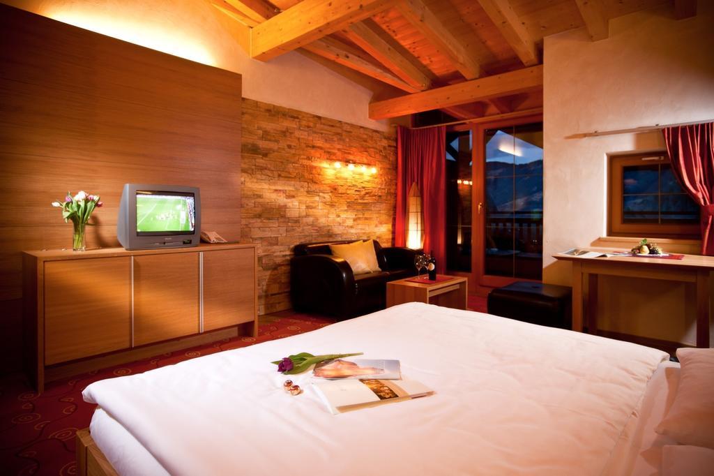 Familien Hotel Mozart Ried im Oberinntal Εξωτερικό φωτογραφία